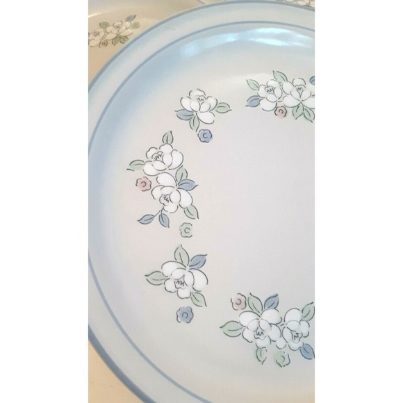 2 Chantilly Dinner Plates Fleur de Lune Hand Decorated Stoneware by Hearthside - Picture 3 of 5